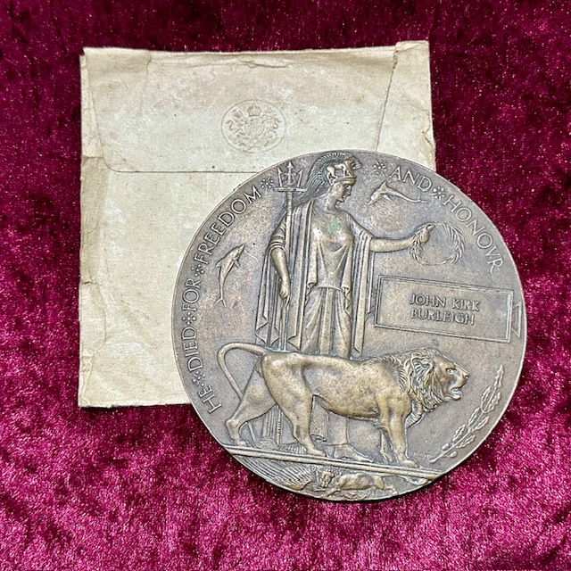 Ref: XXX - WW1 Death Plaque and Envelope.